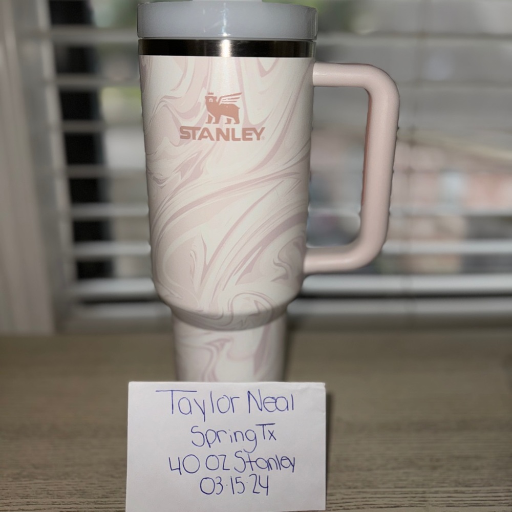 Rose quartz swirl 40 oz Stanley Quencher